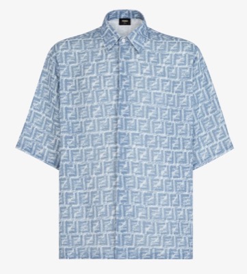 FENDI（フェンディ）ライトブルーのFFロゴグラフィックシャツ