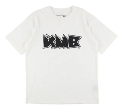 KMBホワイトのプリントTシャツ