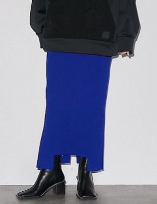 UN3D.ブルーのタイトスカート