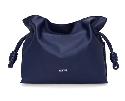 LOEWE（ロエベ）ネイビーのバッグ