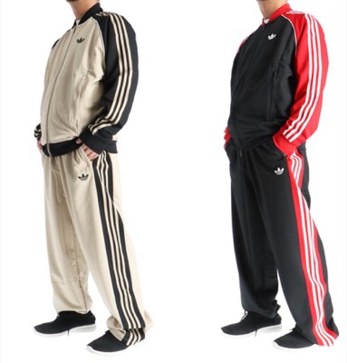 adidas Originals  赤×ブラックのジャージ