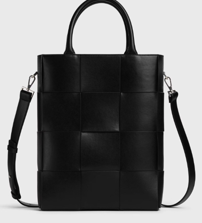 Bottega Veneta（ボッテガヴェネタ）ブラックのトートバッグ