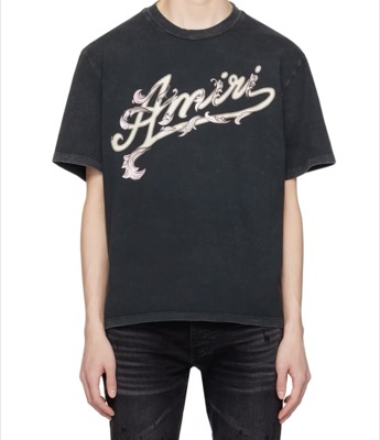 AMIRI（アミリ）深澤辰哉 衣装 ブラックのロゴTシャツ