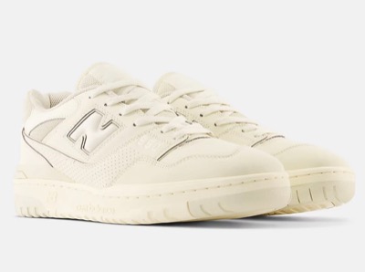 New Balance（ニューバランス）アイボリーのスニーカー