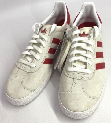 adidas（アディダス）ホワイトxレッドのスニーカー