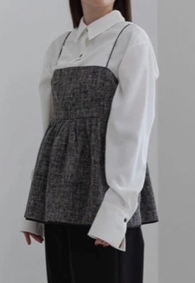 Jolie Mallette（ジョリーマレット）グレージュのキャミトップス