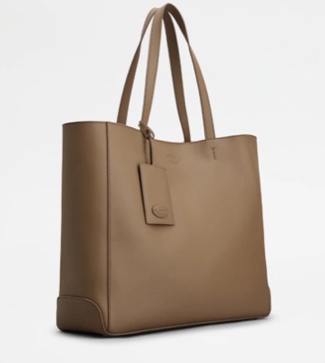 TOD'S（トッズ）ベージュのバッグ