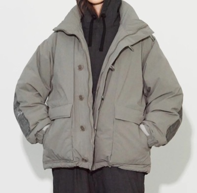 JUGEM（ジュゲム）グレーカーキのダウンパーカー