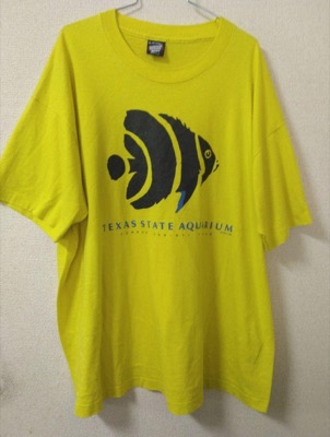 イエローのプリントTシャツ