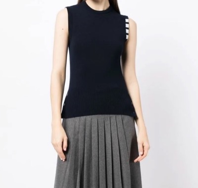 Thom Browne（トムブラウン）ネイビーのノースリニット