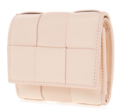 BOTTEGA VENETA（ボッテガヴェネタ）ライトピンクの三つ折り財布