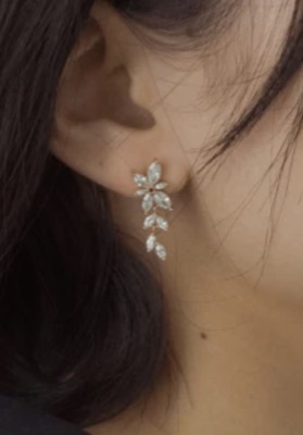 VATSURIKA（バツリカ）キュービックジルコニアピアス