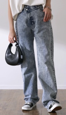 HUG.U（ハグユー）グレーのデニムパンツ
