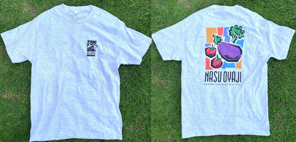 茄子おやじライトグレーのプリントTシャツ