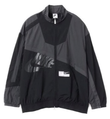 NIKE（ナイキ）ブラックのトラックジャケット