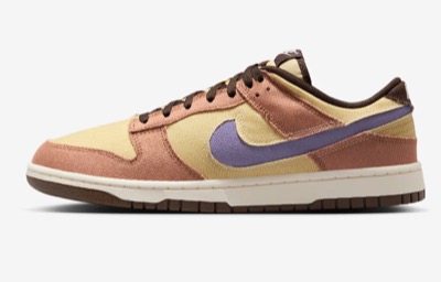 Nike（ナイキ）ピンクxイエロー系のスニーカー