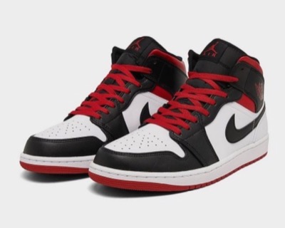 NIKE（ナイキ）ホワイトxブラックxレッドのスニーカー