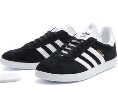 adidas（アディダス）ブラックのスニーカー