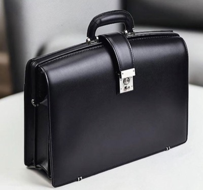 Luggage AOKI（ラゲージアオキ）ブラックのビジネスバッグ