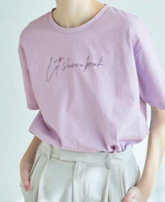titivate（ティティベイト）ライトパープルのロゴTシャツ