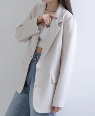Jolie Mallette（ジョリーマレット）ホワイトのジャケット