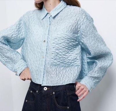 LANVIN en Bleu（ランバンオンブルー）サックスブルーのクロップドフレアシャツ