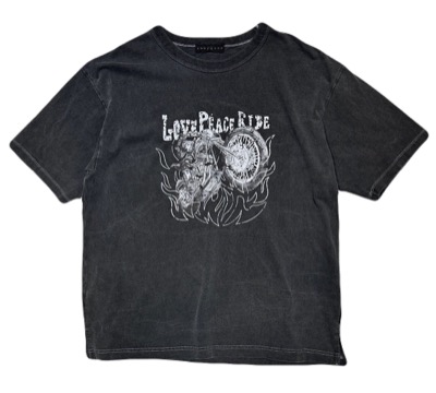 roarguns（ロアーガンズ）ブラックのプリントTシャツ