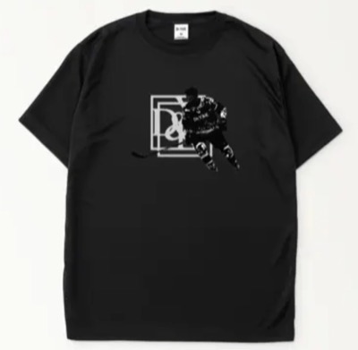 Dr.Y＆KブラックのプリントTシャツ