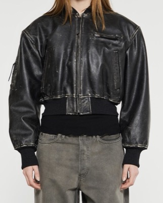 Acne Studios（アクネストゥディオス）ブラックのレザーボンバージャケット