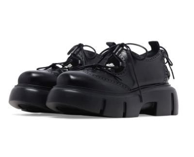Simone Rocha（シモーンロシャ）ブラックのカットアウトシューズ