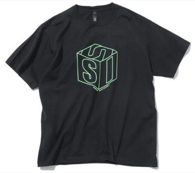 SILAS（サイラス）ブラックのプリントTシャツ