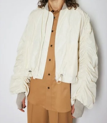 moussy（マウジー）オフホワイトのMA-1ジャケット