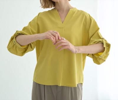 YECCA VECCA（イェッカヴェッカ）イエローのスキッパーブラウス
