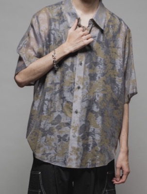 Casper John（キャスパージョン）グレー系のデザインシャツ