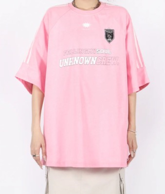Belchic（ベルシック）ピンクのロゴサッカーTシャツ