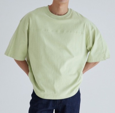 coca（コカ）ライトグリーンのTシャツ