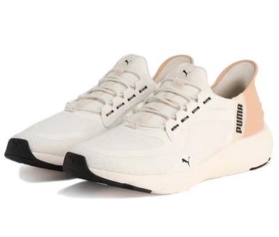 PUMA（プーマ）ホワイトのスニーカー