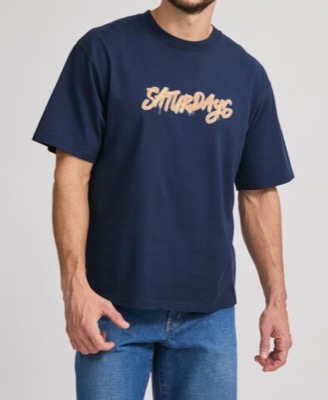 Saturdays NYC（サタデーズ ニューヨークシティ）ネイビーのネオンロゴTシャツ