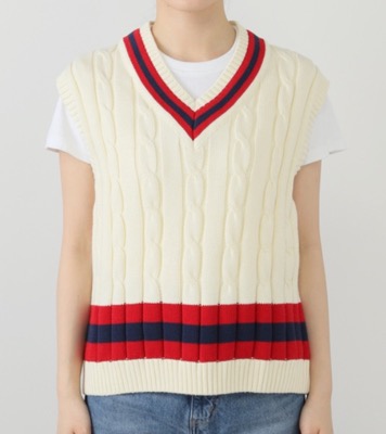 OLDDERBY KNITWEAR（オールダービーニットウェア）ホワイトのVネックベスト