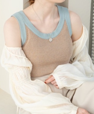 hinari（ヒナリ）ブラウンxサックスの配色ニットタンクトップ