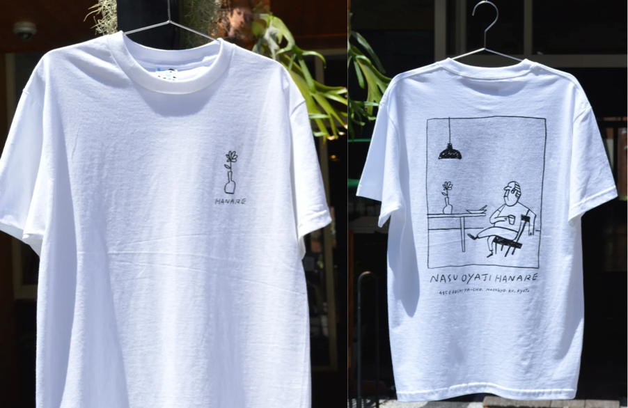 ホワイトのTシャツ