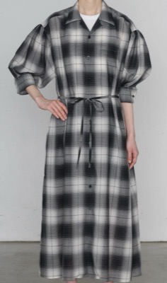 HYKE（ハイク）ブラックのチェック柄シャツワンピース