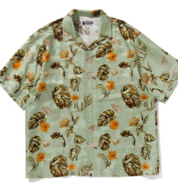 A BATHING APE（アベイシングエイプ）グリーンのプリント半袖シャツ
