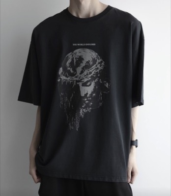 remer（リメール）ブラックのプリントTシャツ