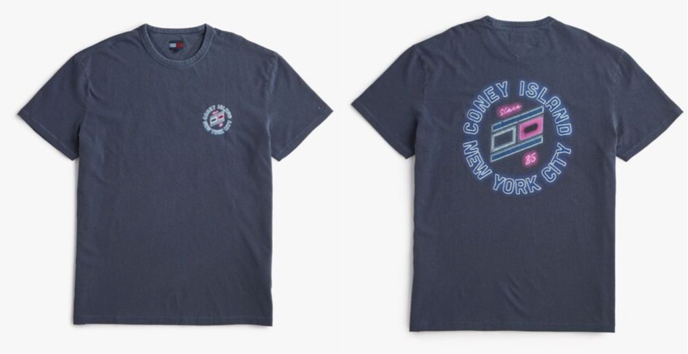 TOMMY JEANS（トミー ジーンズ）ネイビーのプリントTシャツ