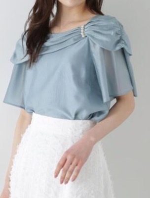 PROPORTION BODY DRESSING（プロポーションボディドレッシング）サックスブルーのオフショルパールブラウス