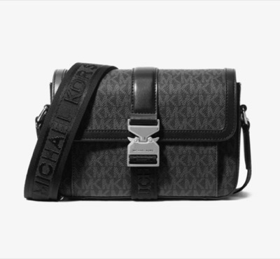 MICHAEL KORS（マイケルコース）ブラックのボディバッグ