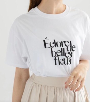 Te chichi（テチチ）ホワイトのロゴTシャツ