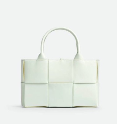 Bottega Veneta （ボッテガヴェネタ）ホワイトのハンドバッグ