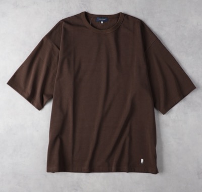 BACK NUMBER（バッグナンバー）ブラウンのTシャツ
